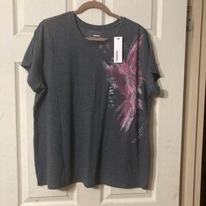 Sonoma Dark Gray Short-Sleeve Tee with Pink Feather Artwork